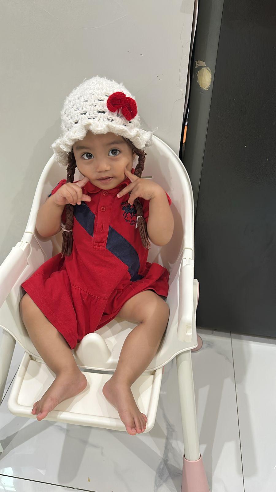 Topi Rajut Bunga Merah Anak